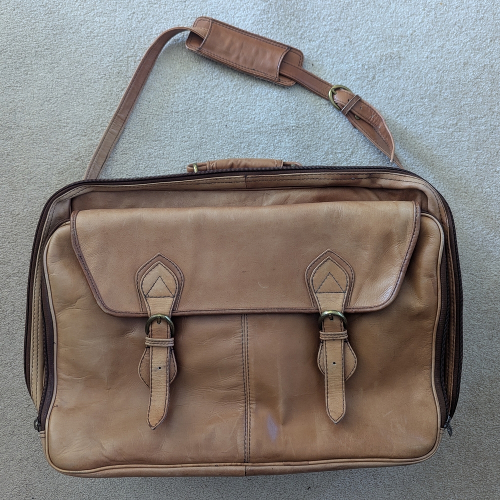 HiDesign Large Tan Leather Carryon Garment Bag Weekender Messenger